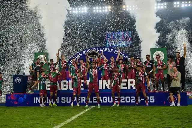 Mohun Bagan celebrating after the ISL 2023-24 Shield win