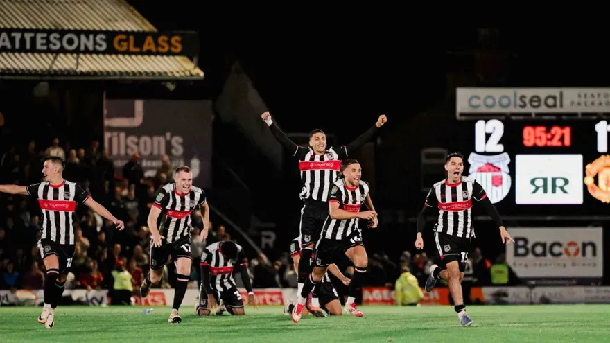 Grimsby Town Stun Manchester United in Carabao Cup 2025/26: Penalty Shootout Ends 12-11