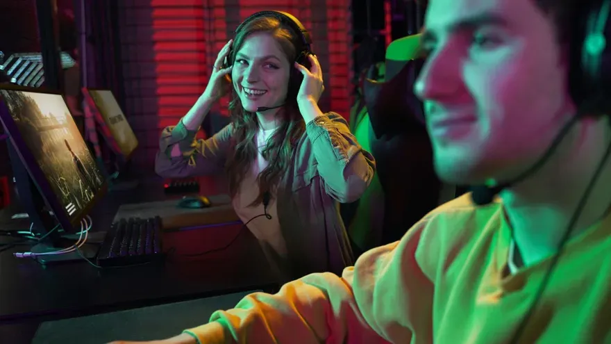 Hybrid Games Redefine Streaming and Player Interaction