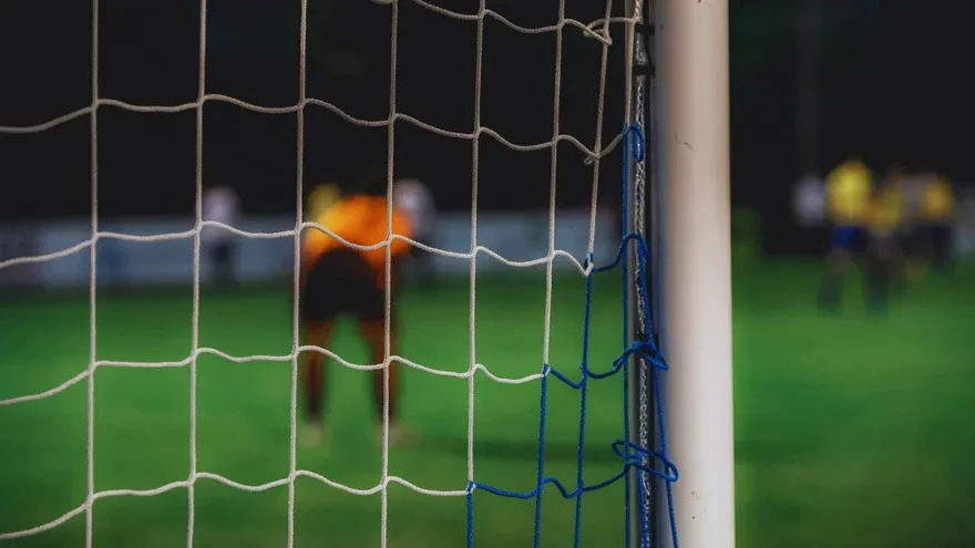 Squad Rotation and Resilience: Winning the EPL During the Holidays