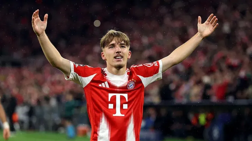 Lennart Karl: Bayern Munich's new 17 year old attacking midfielder who has already made Champions League history
